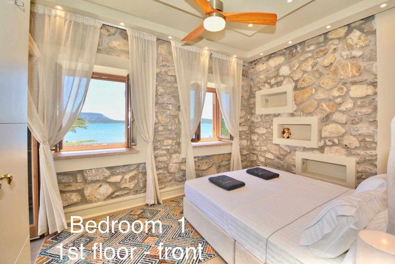 Villasonboard Rock Villa 3 Bed, 3 Bath, Jacuzzi, Seaside Ermioni Exteriér fotografie