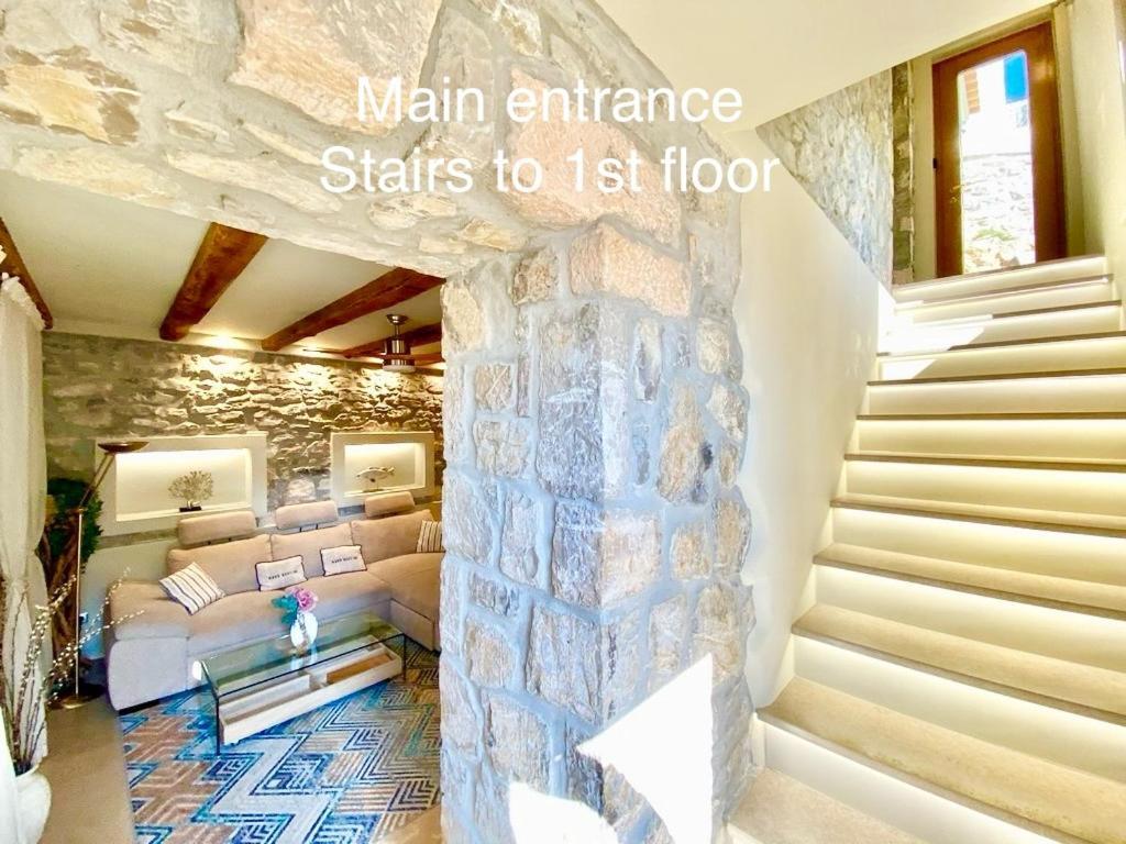 Villasonboard Rock Villa 3 Bed, 3 Bath, Jacuzzi, Seaside Ermioni Exteriér fotografie