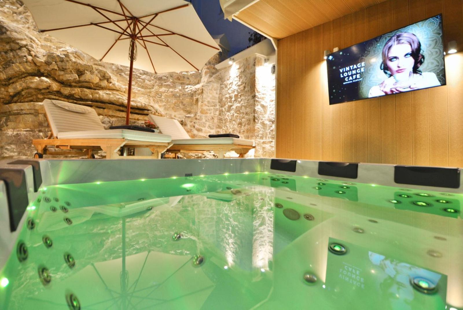 Villasonboard Rock Villa 3 Bed, 3 Bath, Jacuzzi, Seaside Ermioni Exteriér fotografie